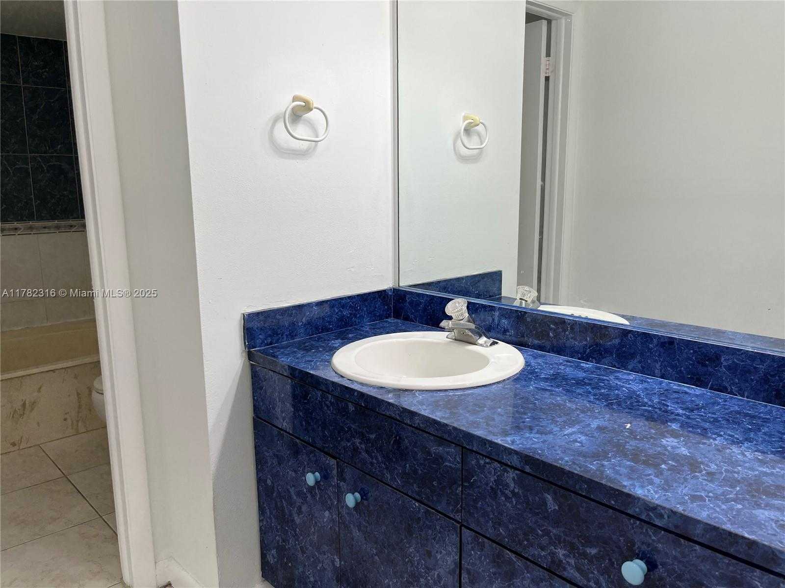 Small Image of 14388 SOUTH WEST 96TH LN, Miami Number 17