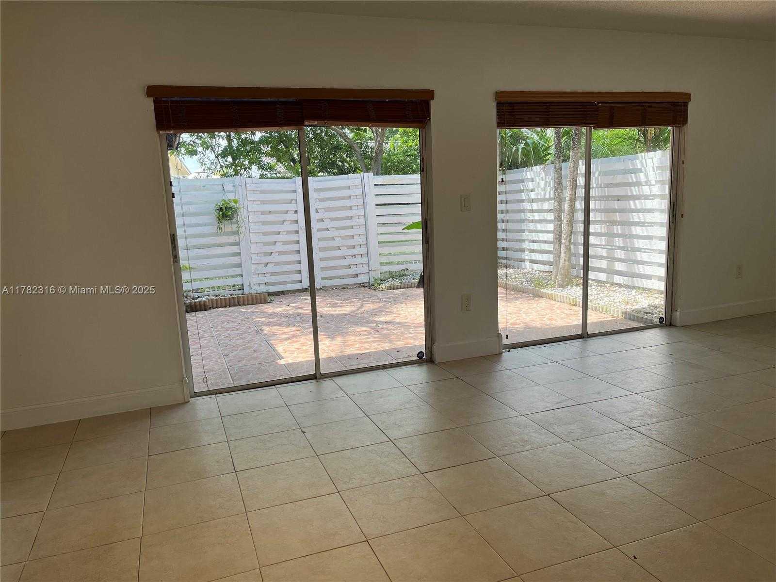 Small Image of 14388 SOUTH WEST 96TH LN, Miami Number 7