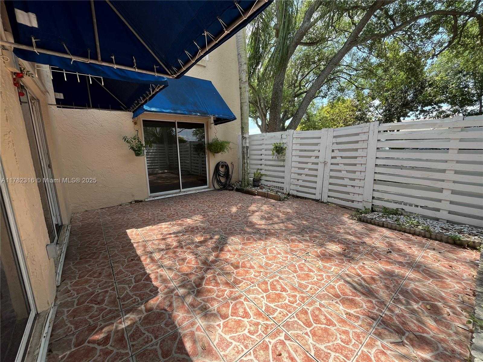 Small Image of 14388 SOUTH WEST 96TH LN, Miami Number 9