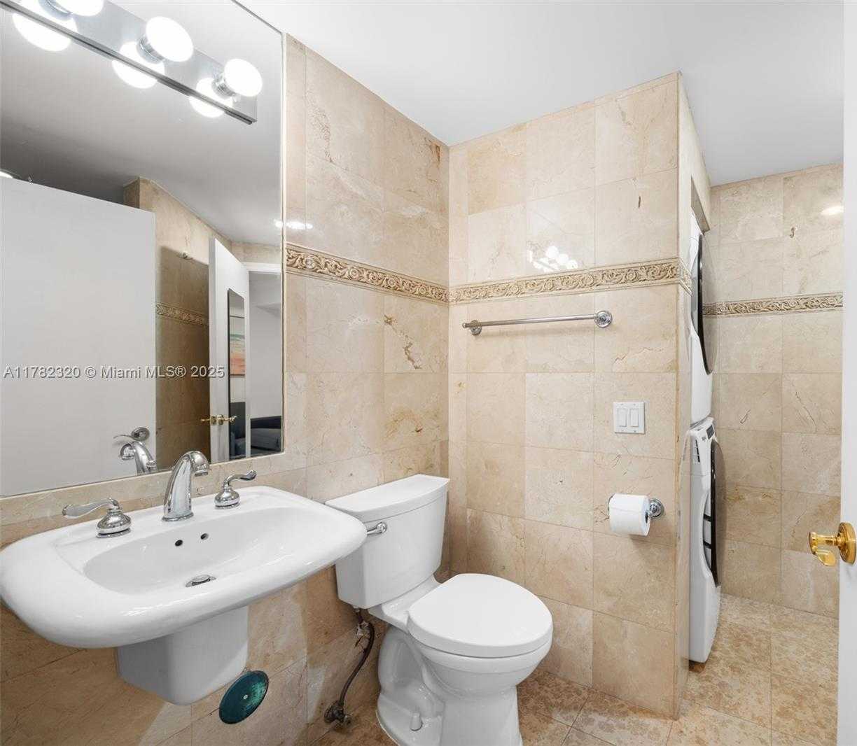 Small Image of 4775 COLLINS AVE #2506, Miami Beach Number 17