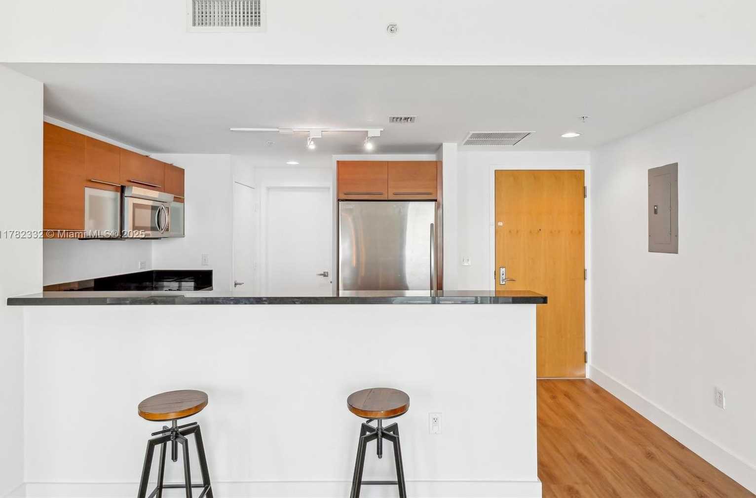Small Image of 244 BISCAYNE BLVD #2203, Miami Number 12