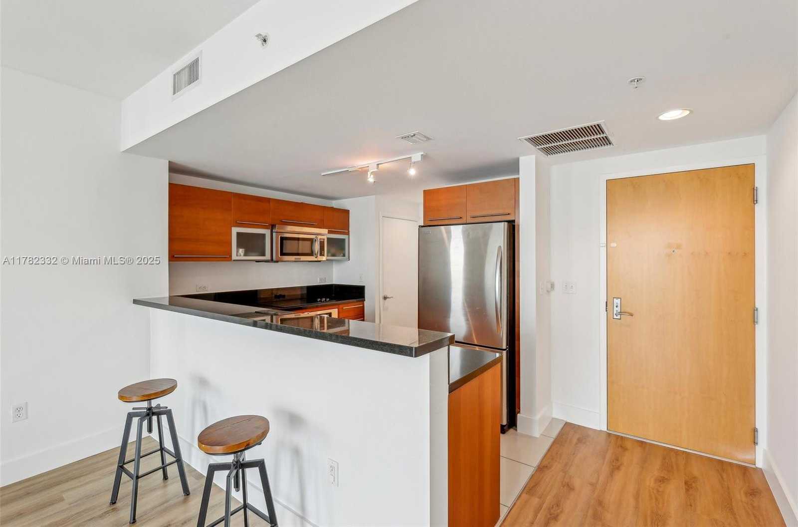 Small Image of 244 BISCAYNE BLVD #2203, Miami Number 13