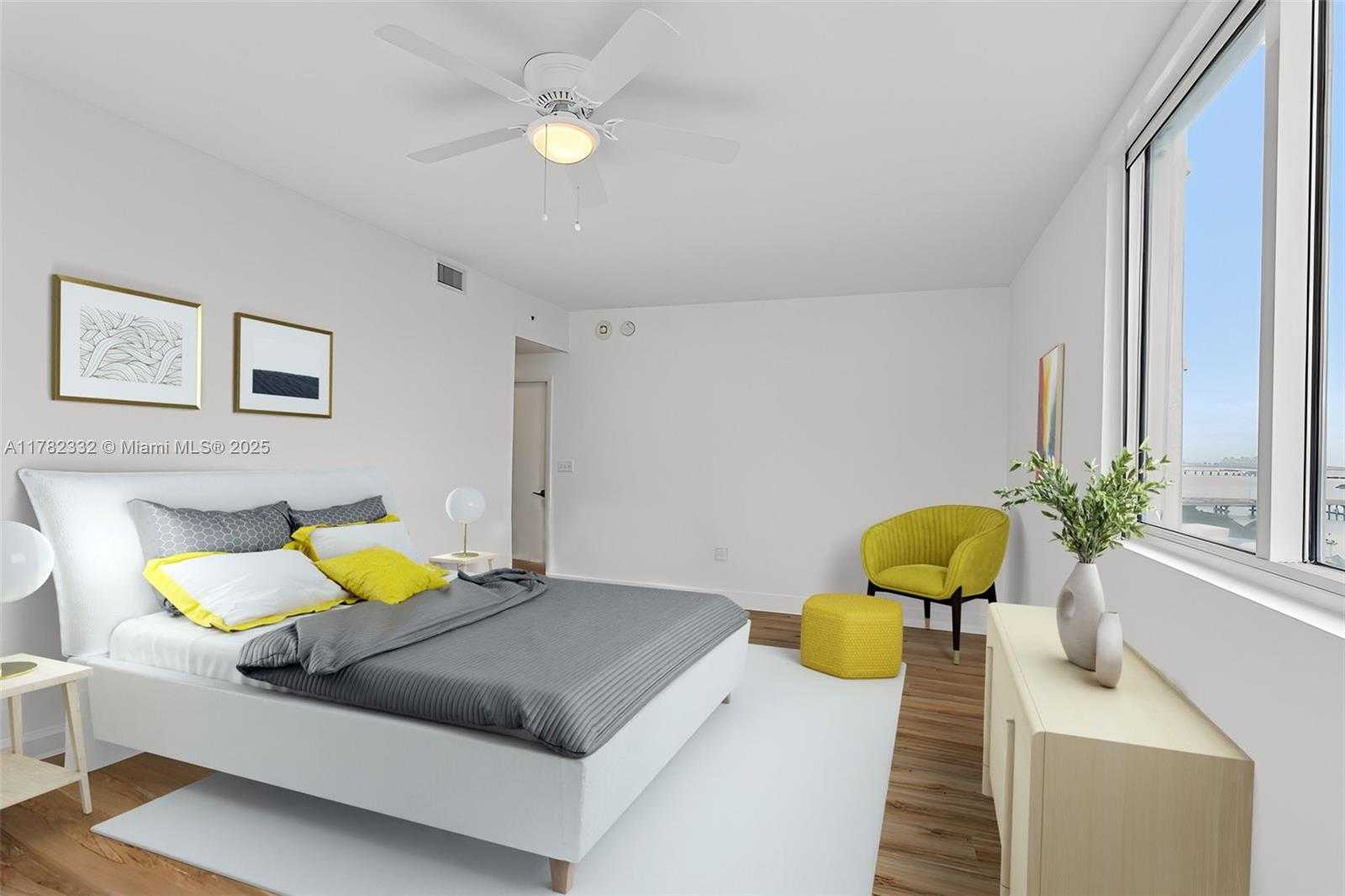 Small Image of 244 BISCAYNE BLVD #2203, Miami Number 23