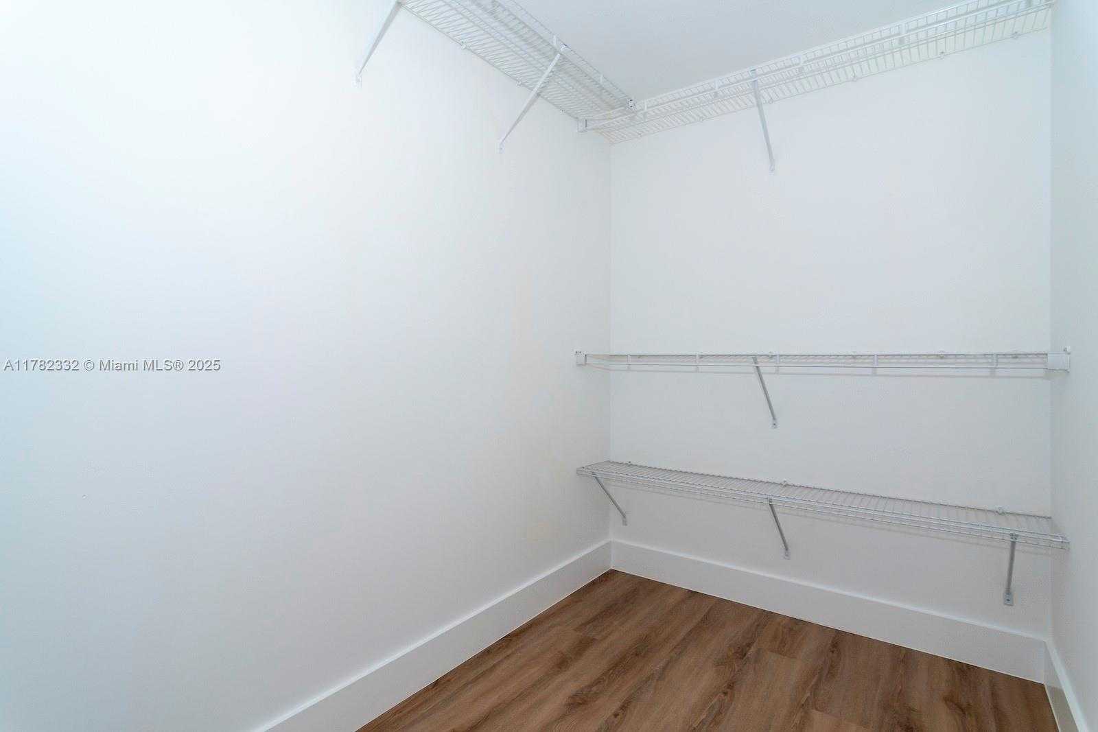 Small Image of 244 BISCAYNE BLVD #2203, Miami Number 32