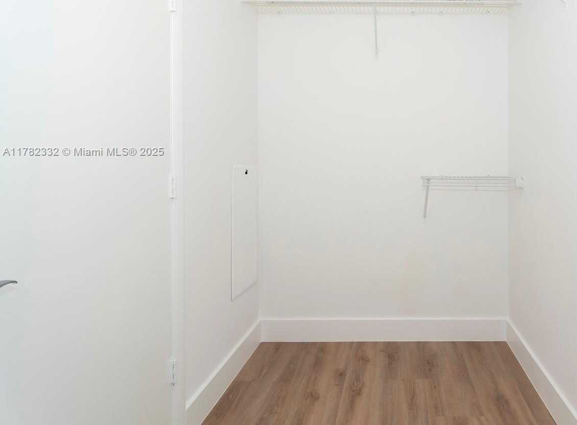 Small Image of 244 BISCAYNE BLVD #2203, Miami Number 33