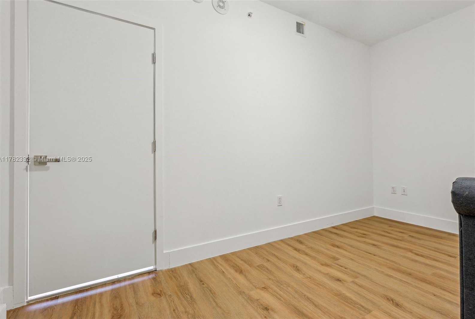 Small Image of 244 BISCAYNE BLVD #2203, Miami Number 36