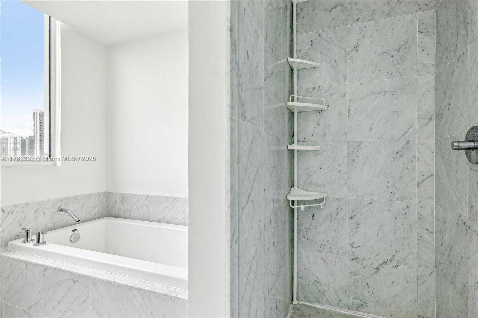 Small Image of 244 BISCAYNE BLVD #2203, Miami Number 41