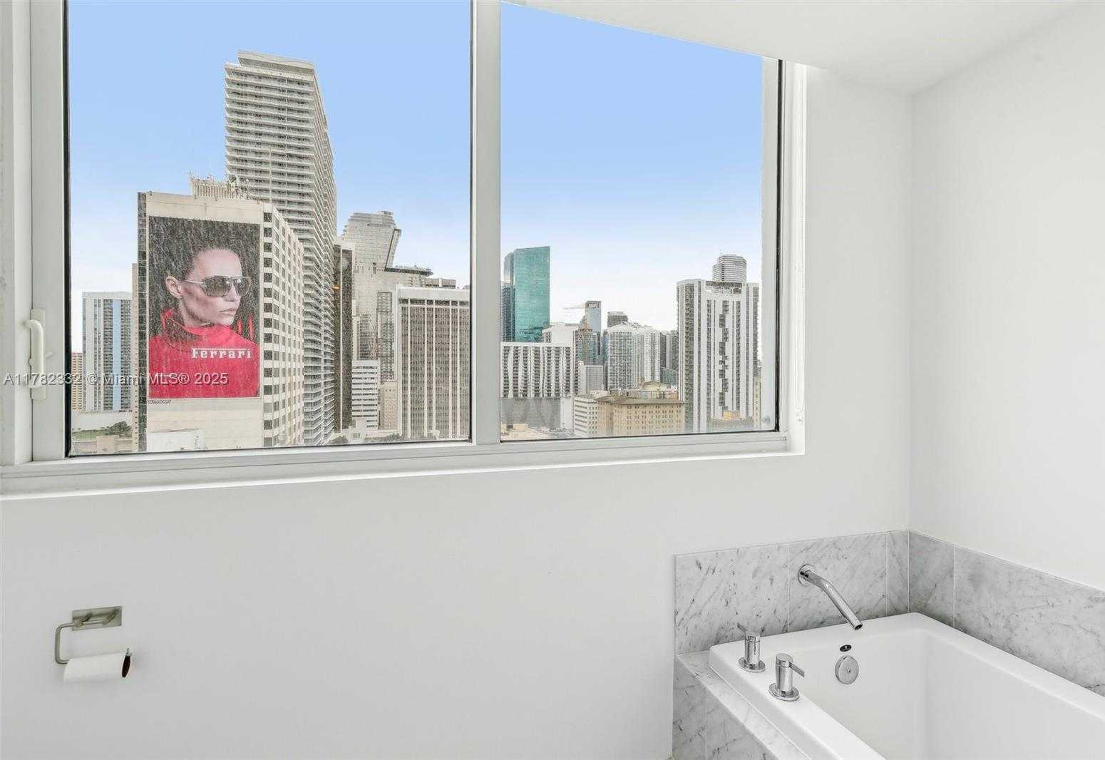 Small Image of 244 BISCAYNE BLVD #2203, Miami Number 42