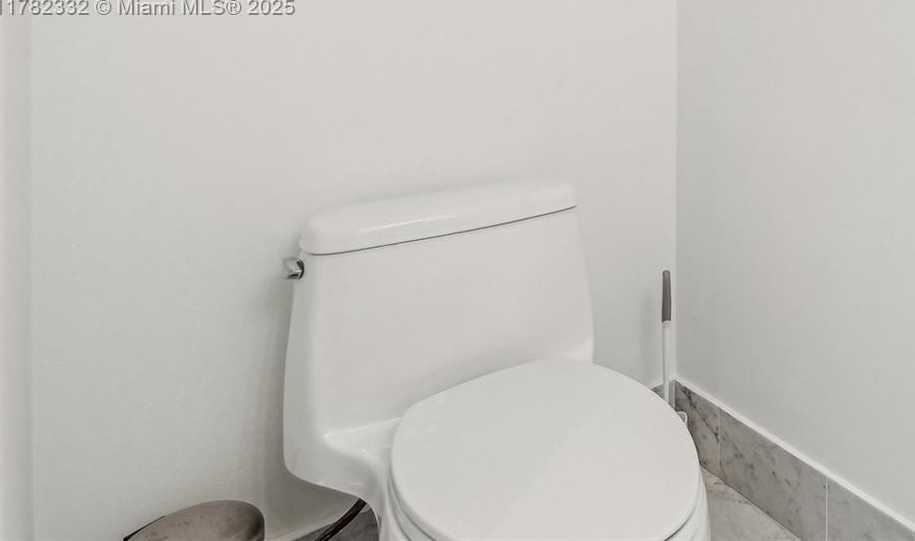 Small Image of 244 BISCAYNE BLVD #2203, Miami Number 46