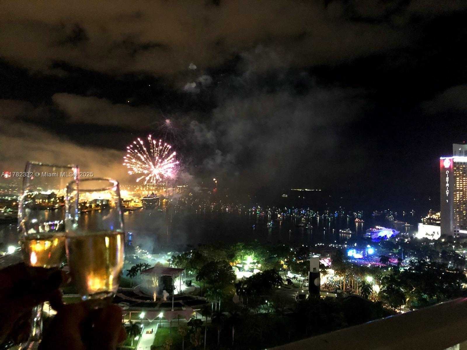 Small Image of 244 BISCAYNE BLVD #2203, Miami Number 59