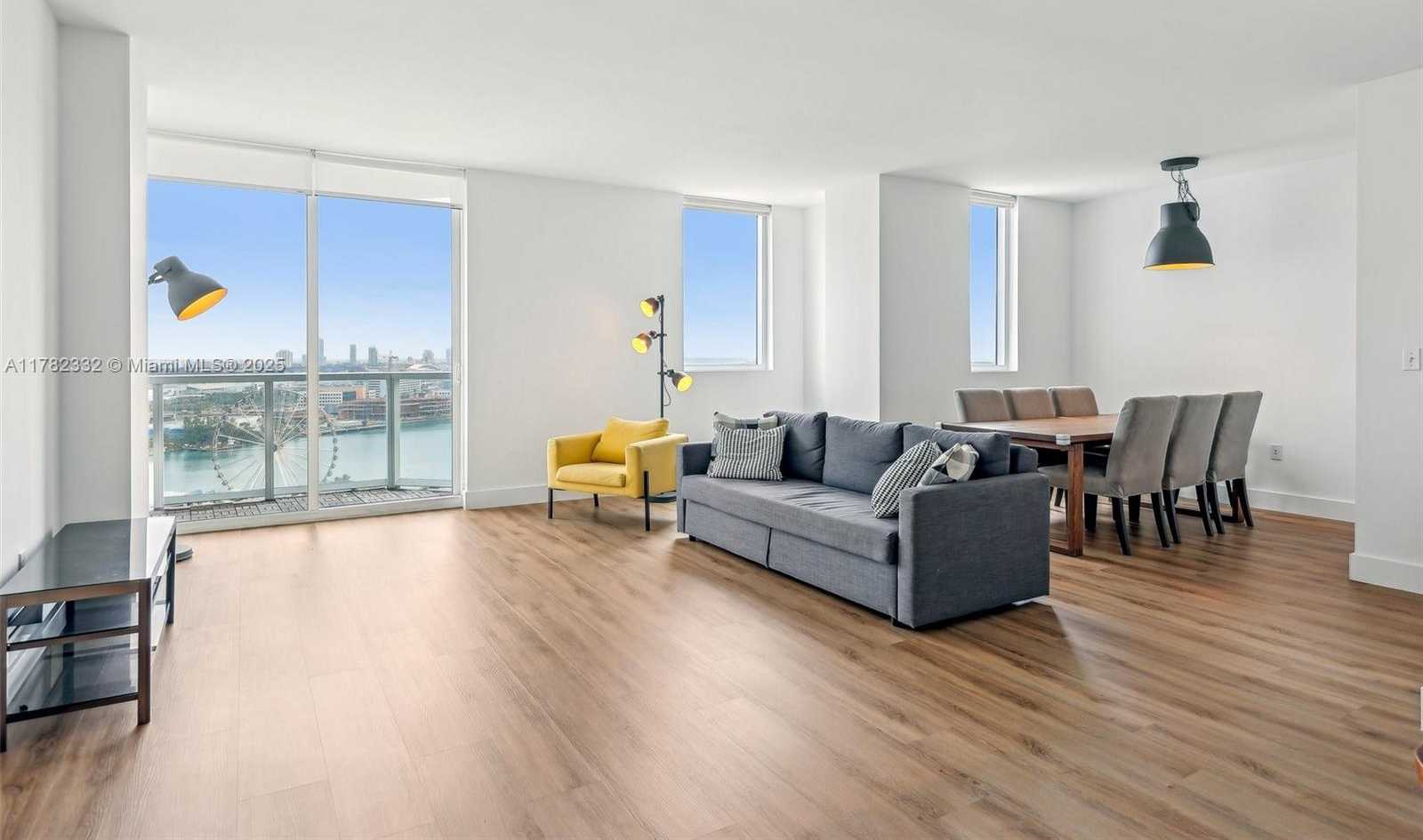 Small Image of 244 BISCAYNE BLVD #2203, Miami Number 8