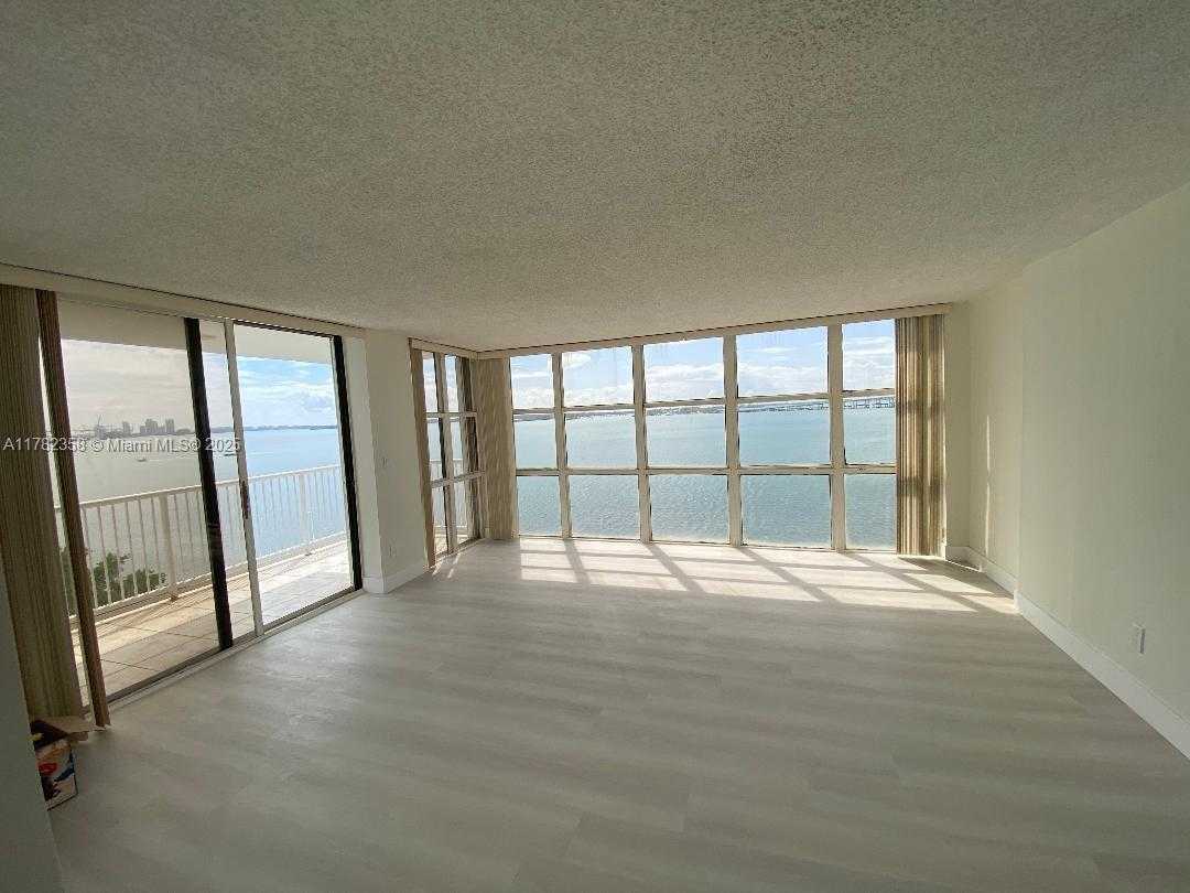 Small Image of 1440 BRICKELL BAY DR #901, Miami Number 4