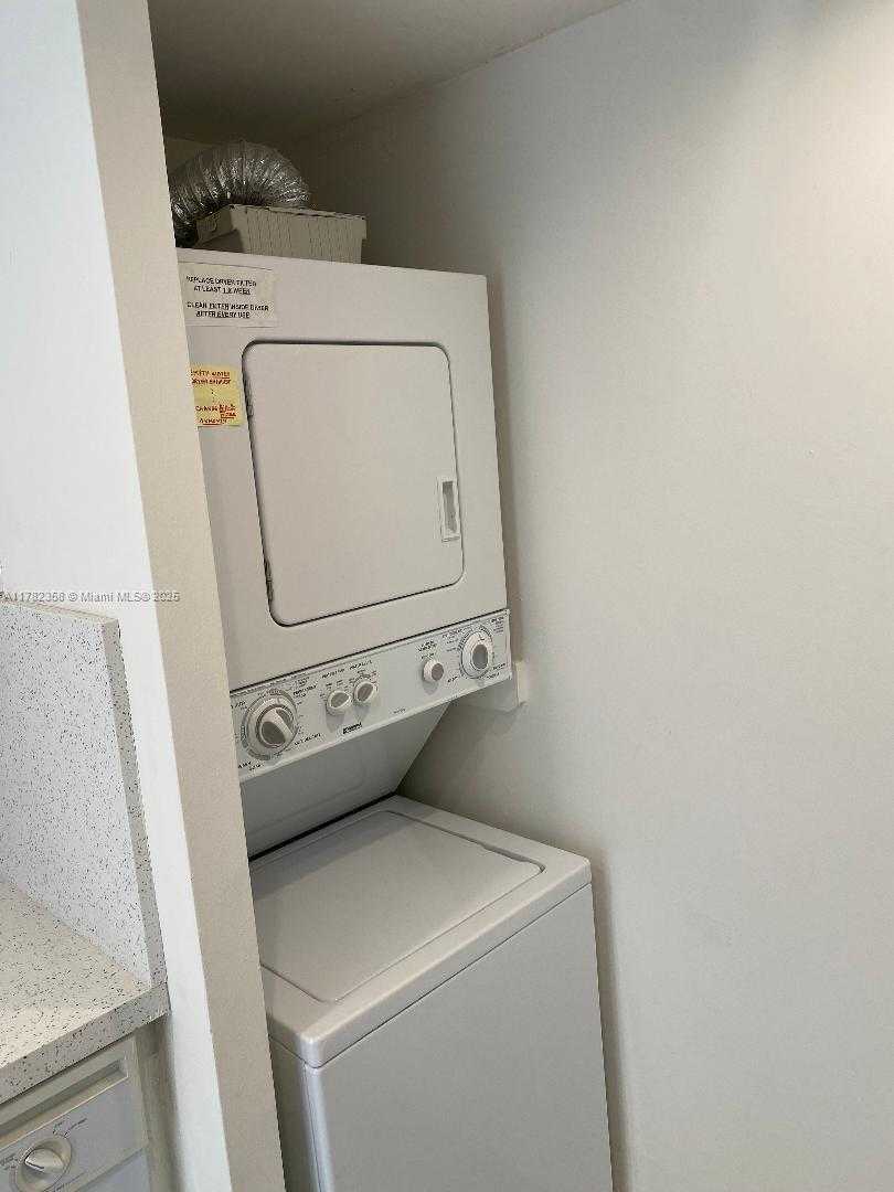 Small Image of 1440 BRICKELL BAY DR #901, Miami Number 7