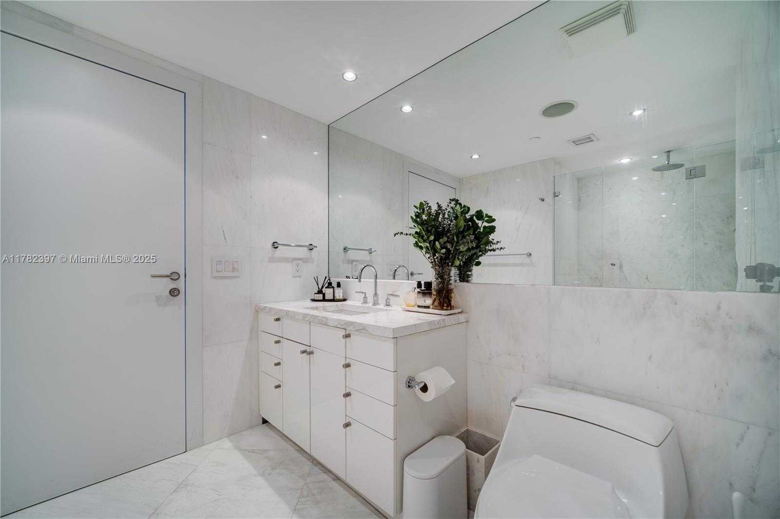 Small Image of 520 WEST AVE #2202, Miami Beach Number 10