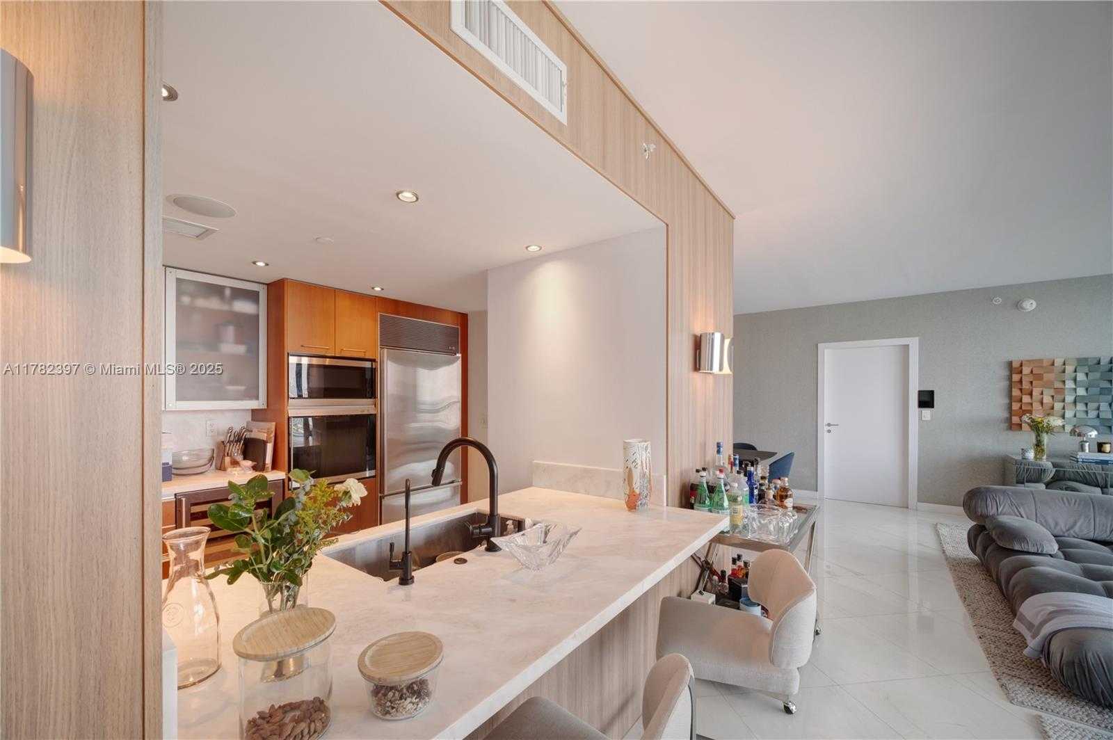 Small Image of 520 WEST AVE #2202, Miami Beach Number 15