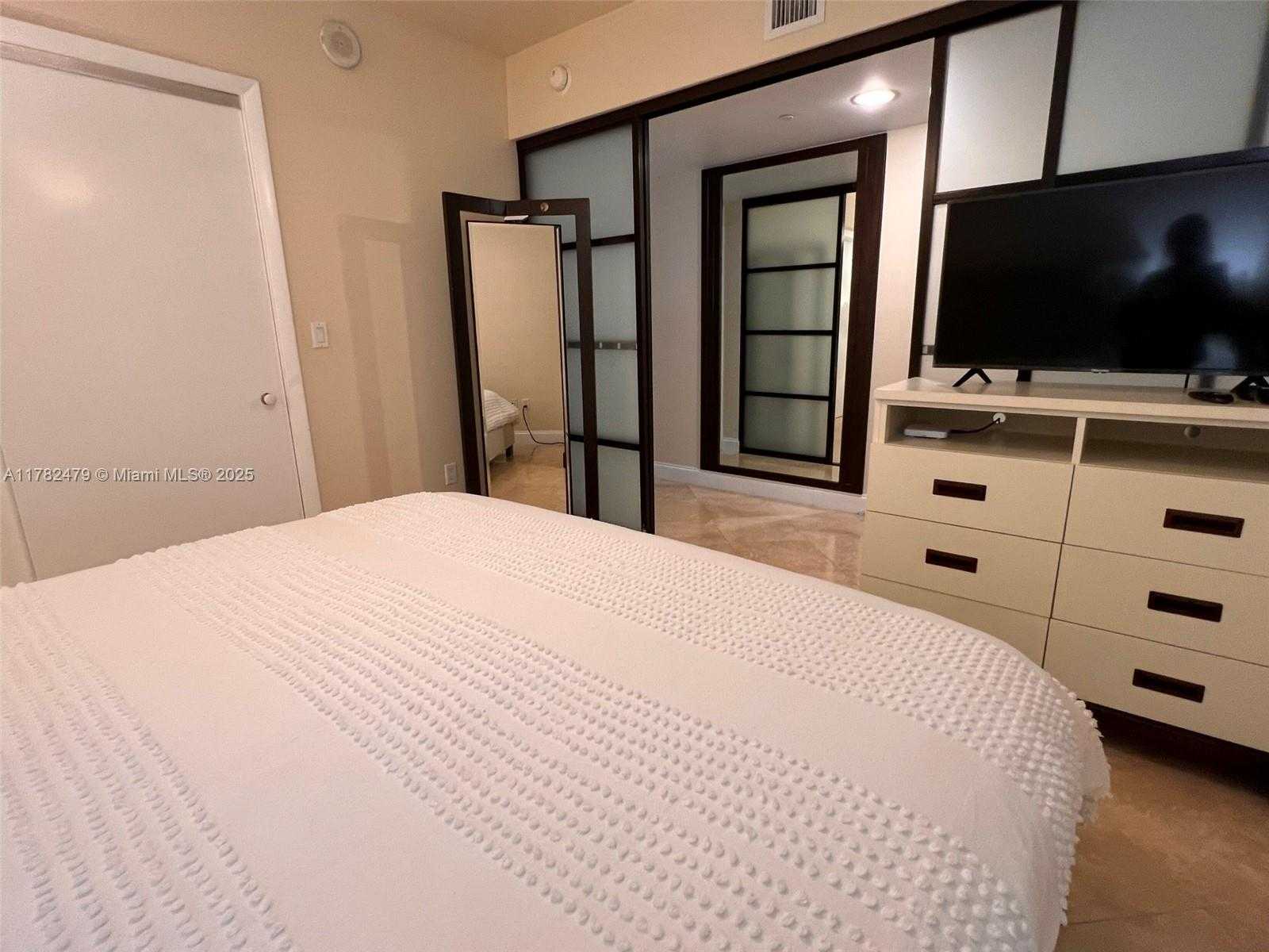 Small Image of 1830 SOUTH OCEAN DR #3309, Hallandale Beach Number 13