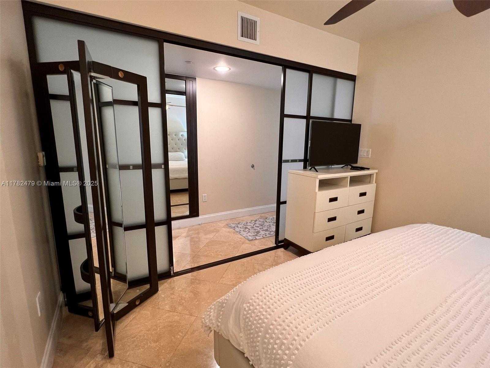 Small Image of 1830 SOUTH OCEAN DR #3309, Hallandale Beach Number 14