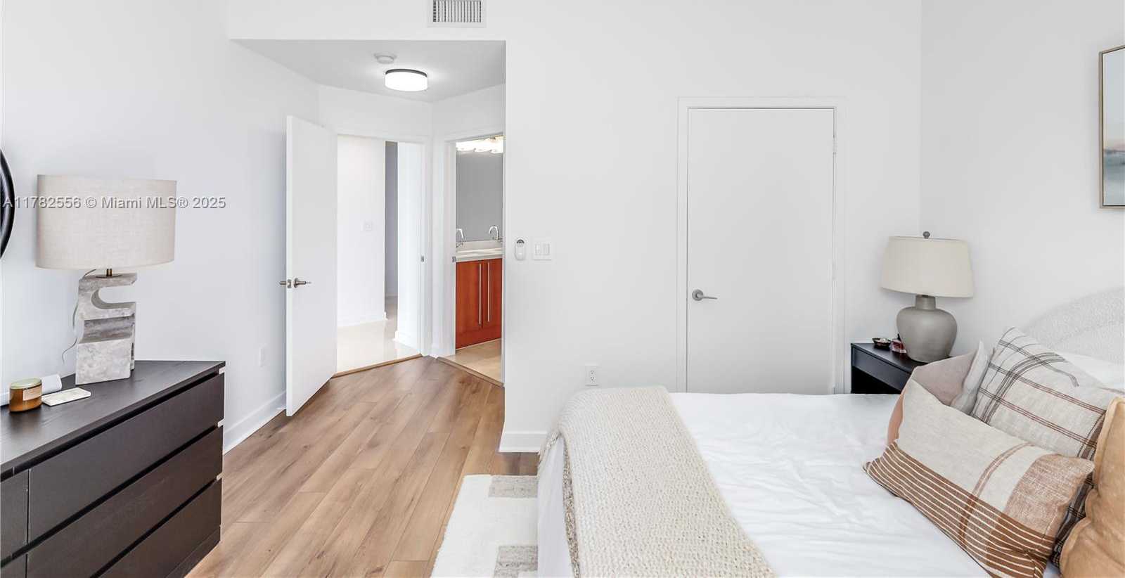Small Image of 1111 SOUTH WEST 1ST AVE #2719-N, Miami Number 13