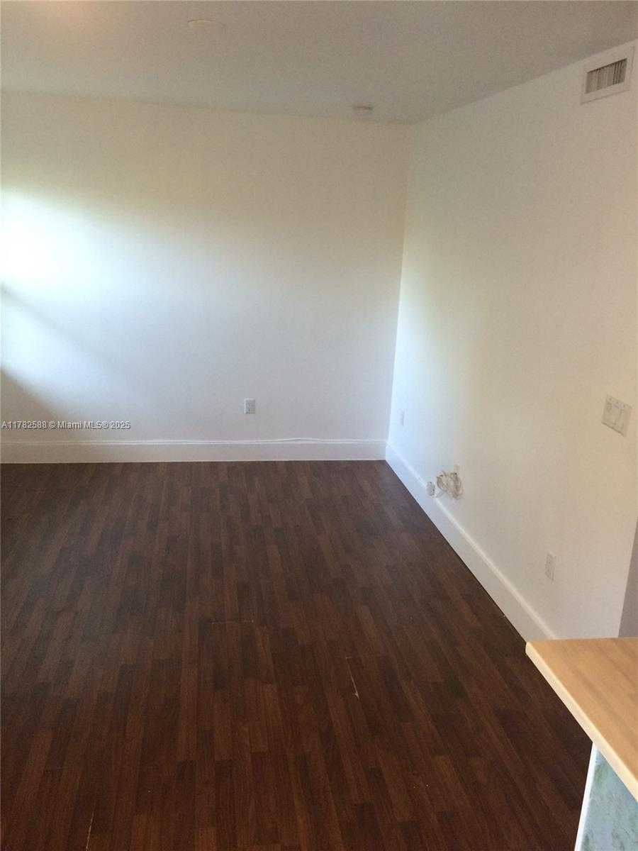 Small Image of 7025 RUE GRANVILLE #3, Miami Beach Number 10