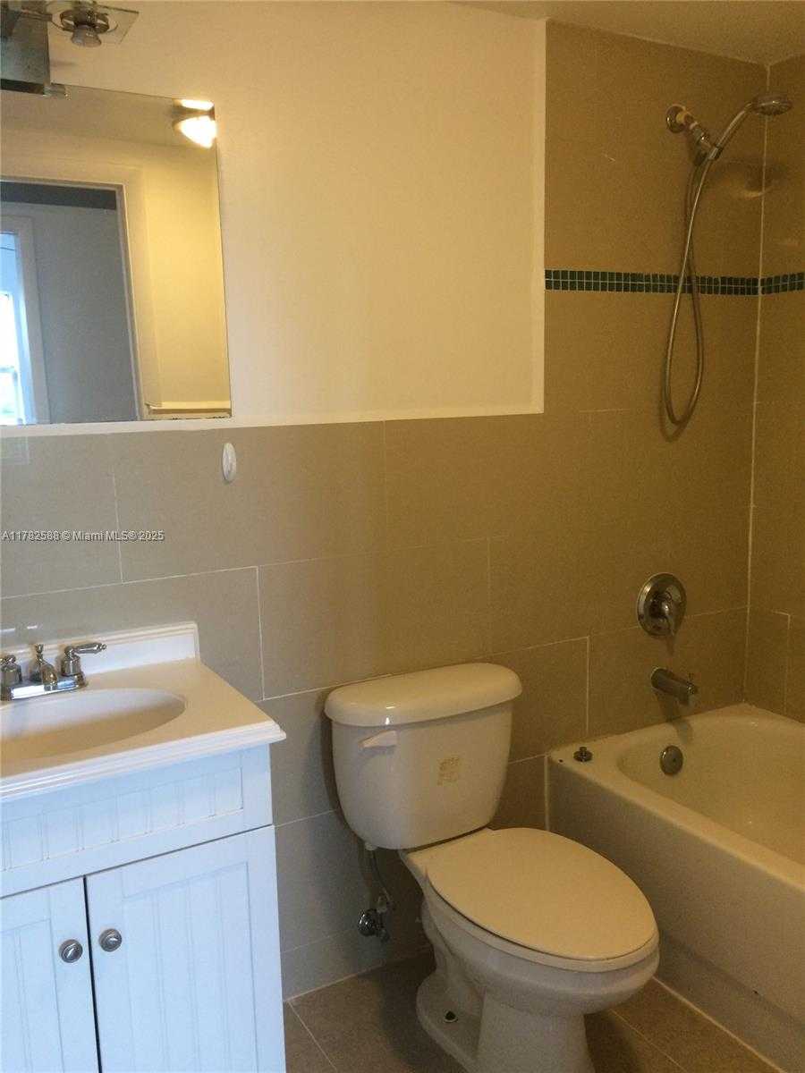 Small Image of 7025 RUE GRANVILLE #3, Miami Beach Number 15