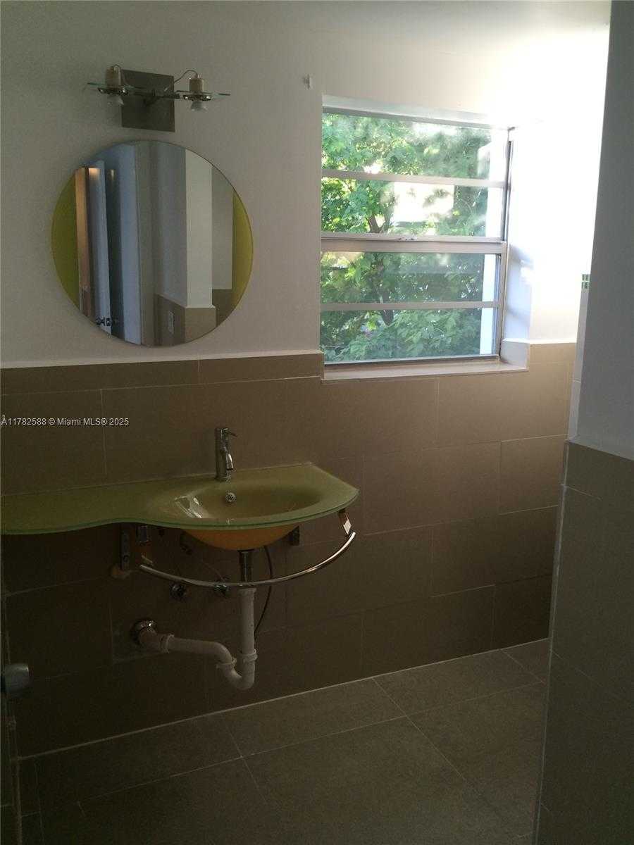Small Image of 7025 RUE GRANVILLE #3, Miami Beach Number 20