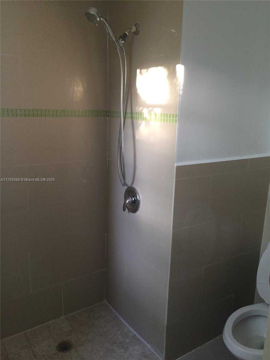 Small Image of 7025 RUE GRANVILLE #3, Miami Beach Number 21