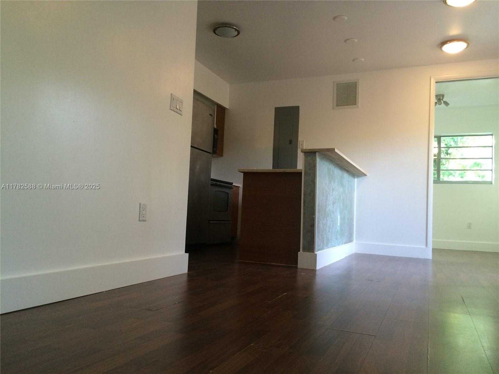 Small Image of 7025 RUE GRANVILLE #3, Miami Beach Number 7