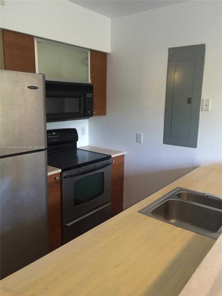 Small Image of 7025 RUE GRANVILLE #3, Miami Beach Number 9