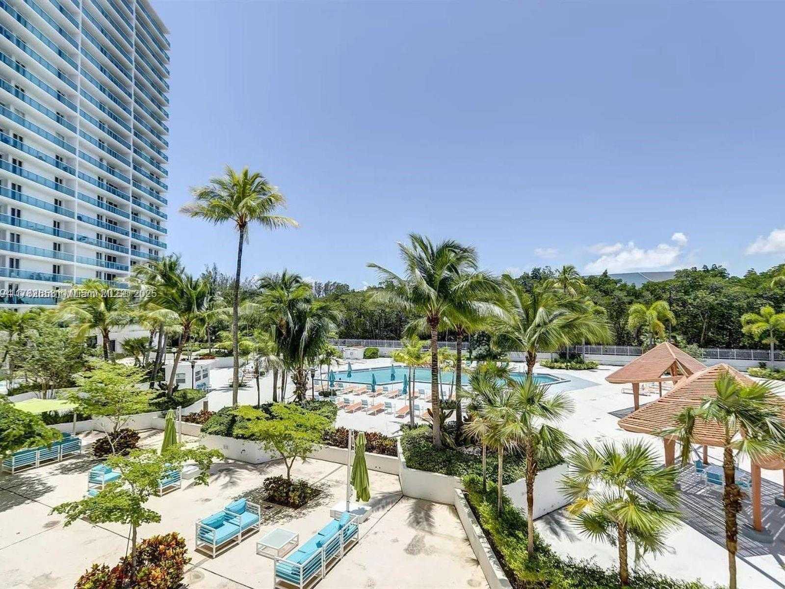 Small Image of 100 BAYVIEW DR #906, Sunny Isles Beach Number 11