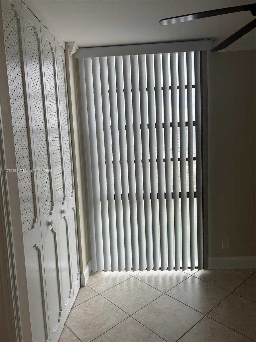 Small Image of 20400 WEST COUNTRY CLUB DR #812, Aventura Number 16