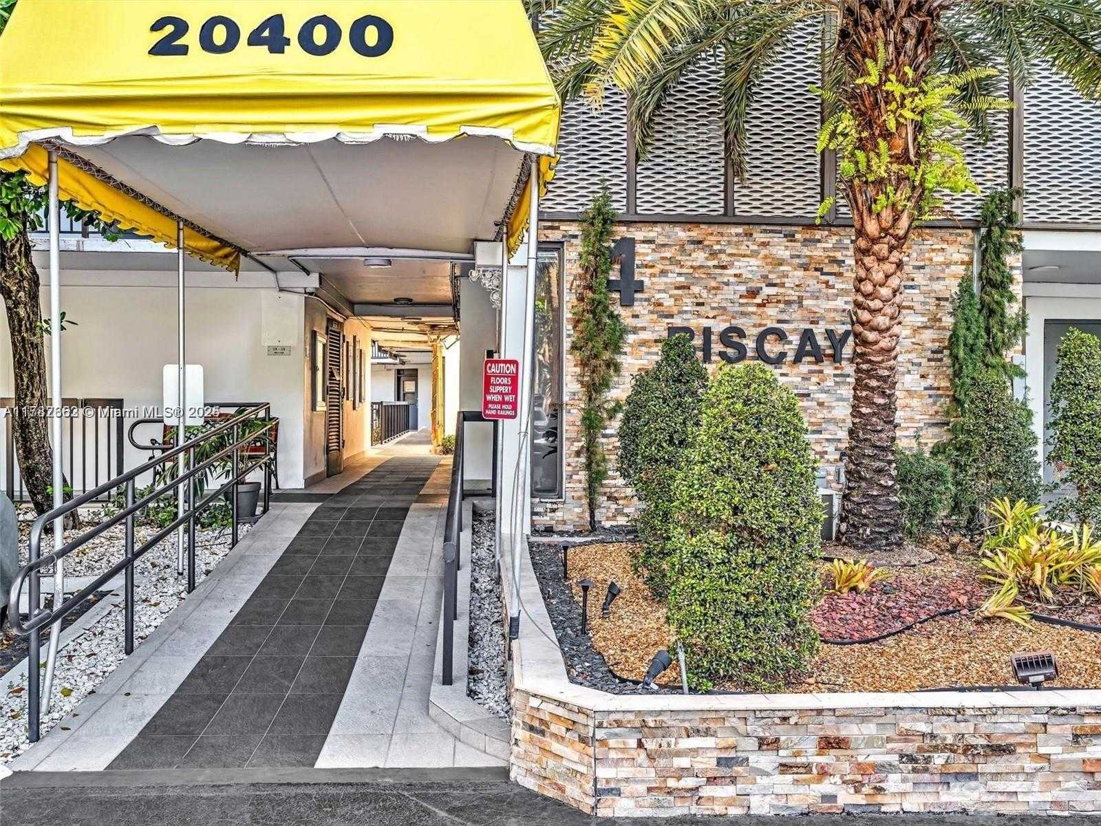 Small Image of 20400 WEST COUNTRY CLUB DR #812, Aventura Number 2