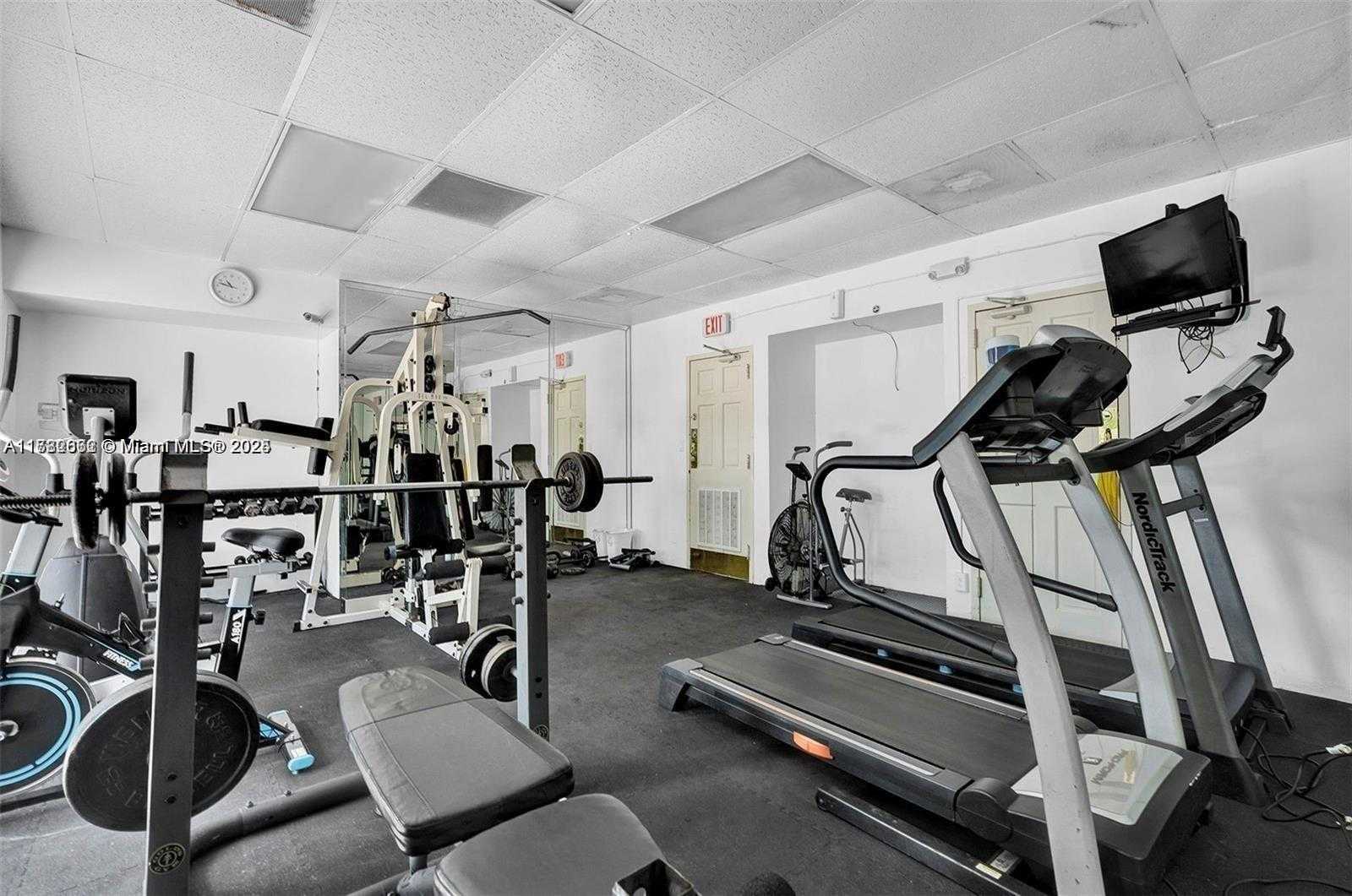 Small Image of 20400 WEST COUNTRY CLUB DR #812, Aventura Number 4