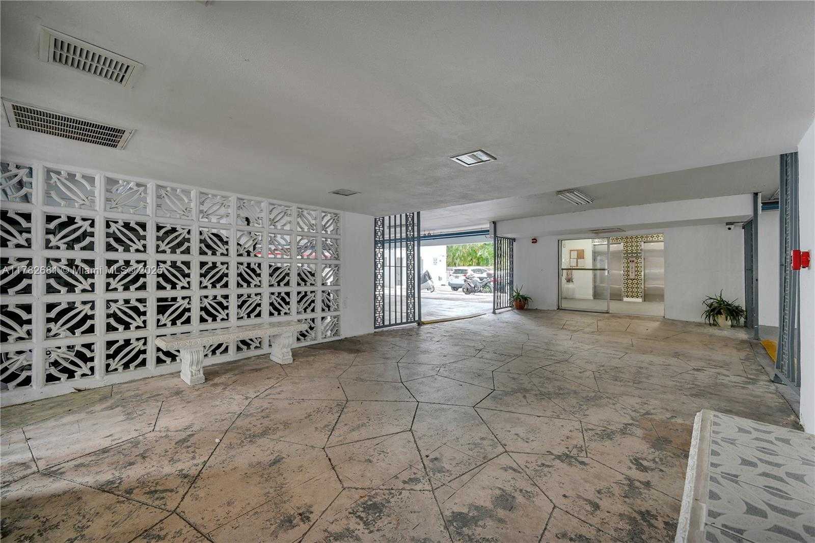 Small Image of 1340 LINCOLN RD #608, Miami Beach Number 16