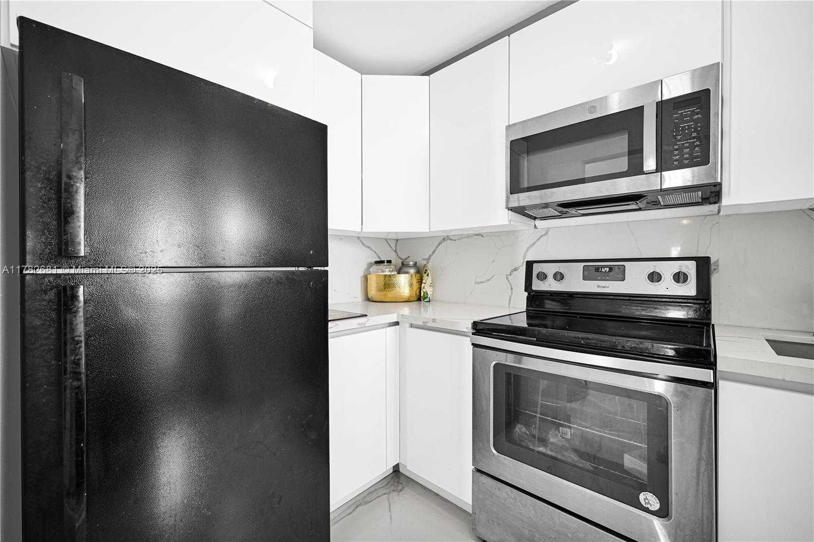 Small Image of 1340 LINCOLN RD #608, Miami Beach Number 5
