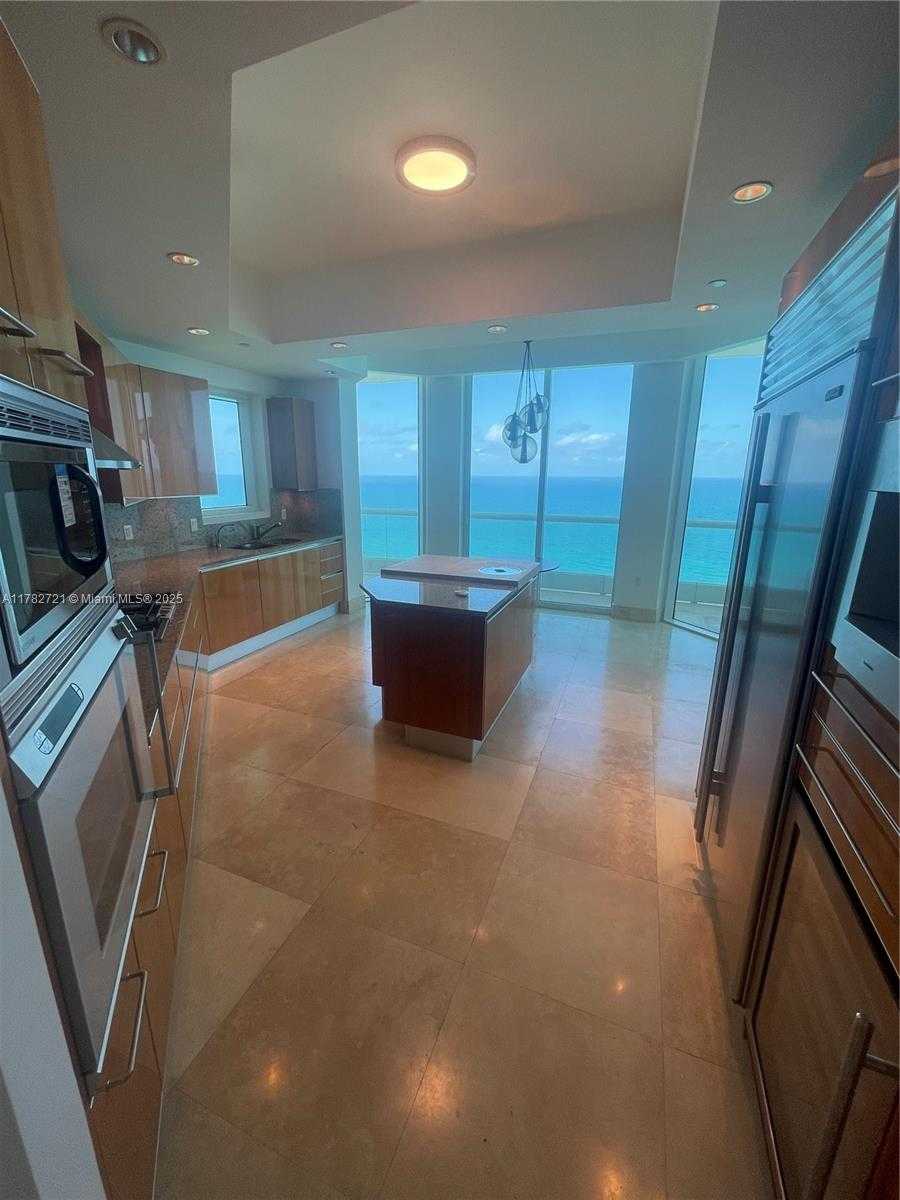 Small Image of 16047 COLLINS #3002, Sunny Isles Beach Number 8