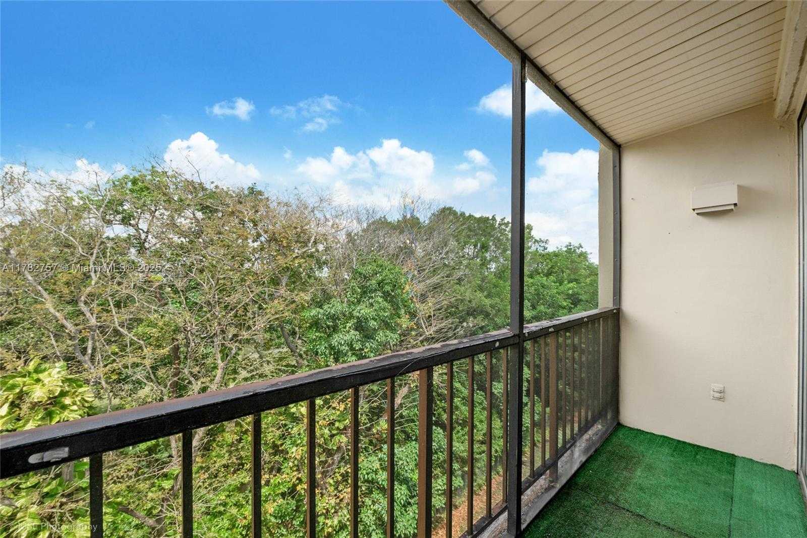 Small Image of 8860 FONTAINEBLEAU BLVD #504, Miami Number 10