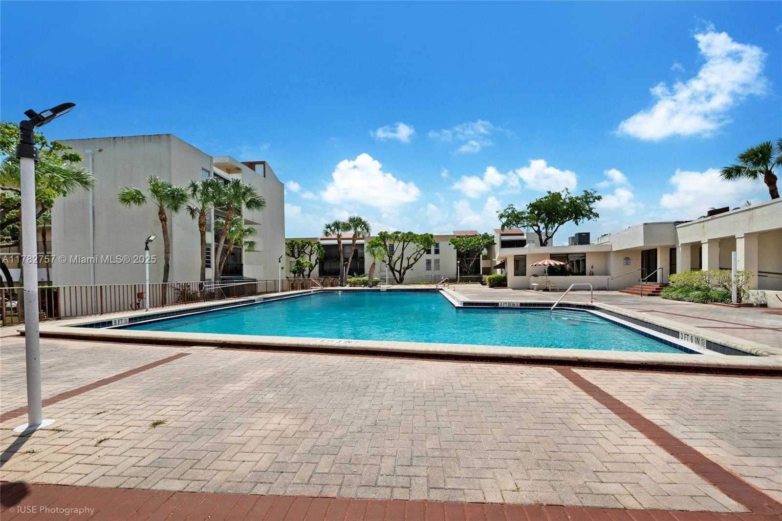 Small Image of 8860 FONTAINEBLEAU BLVD #504, Miami Number 11
