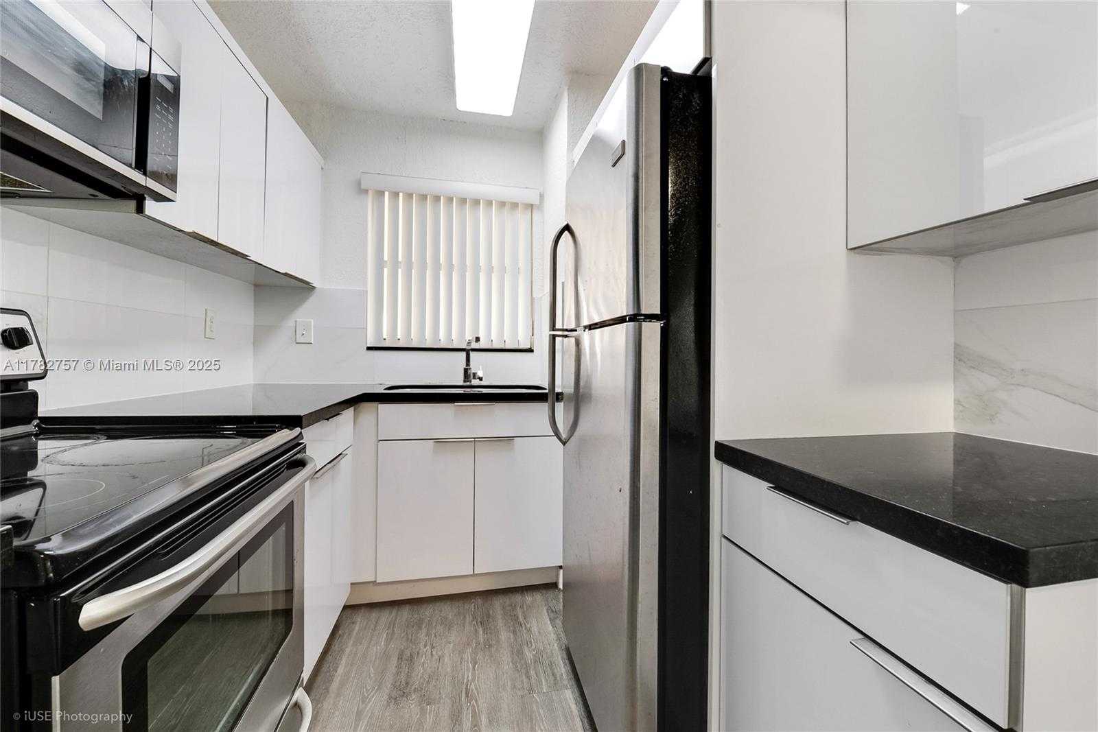 Small Image of 8860 FONTAINEBLEAU BLVD #504, Miami Number 4