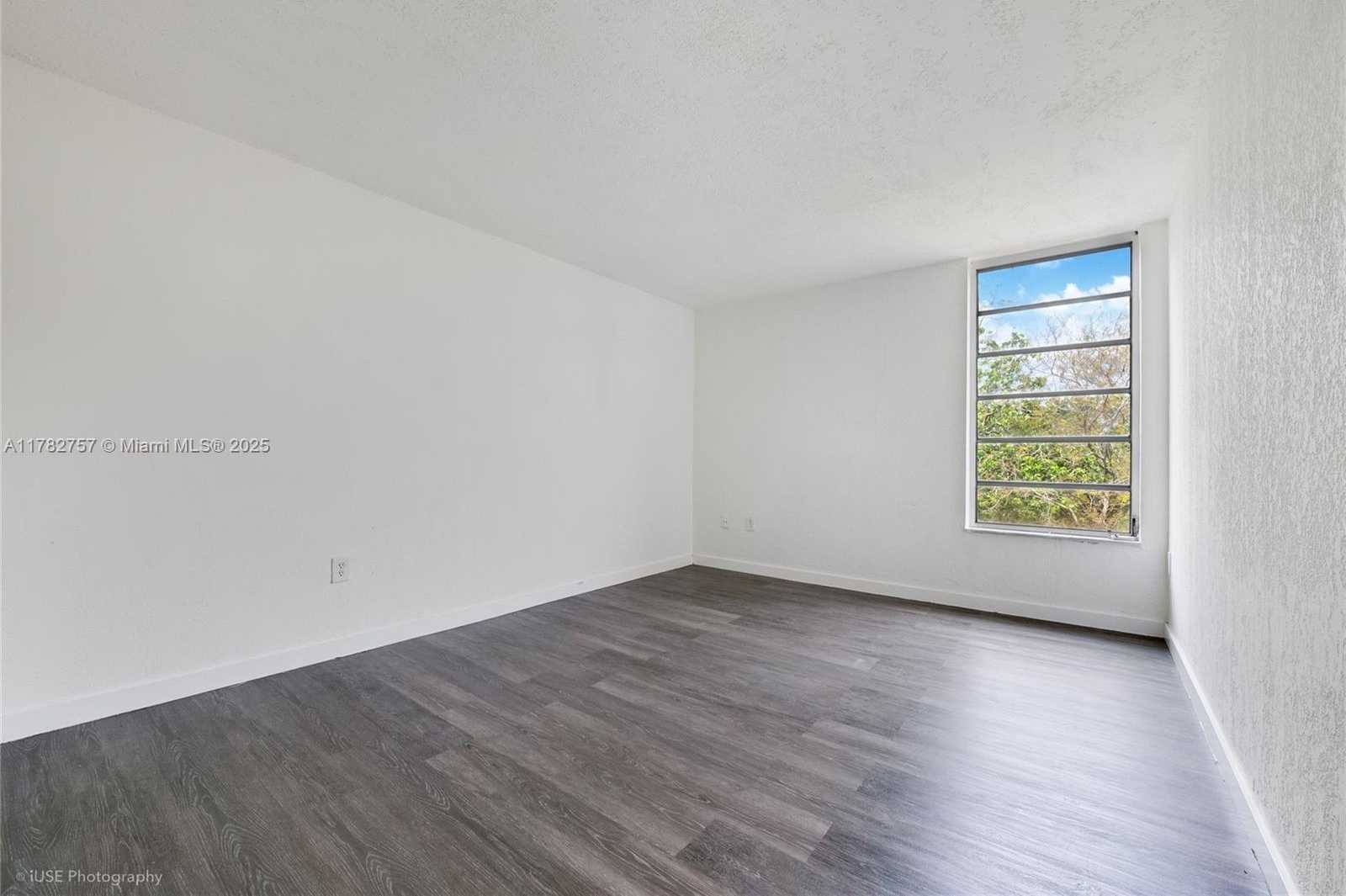 Small Image of 8860 FONTAINEBLEAU BLVD #504, Miami Number 6