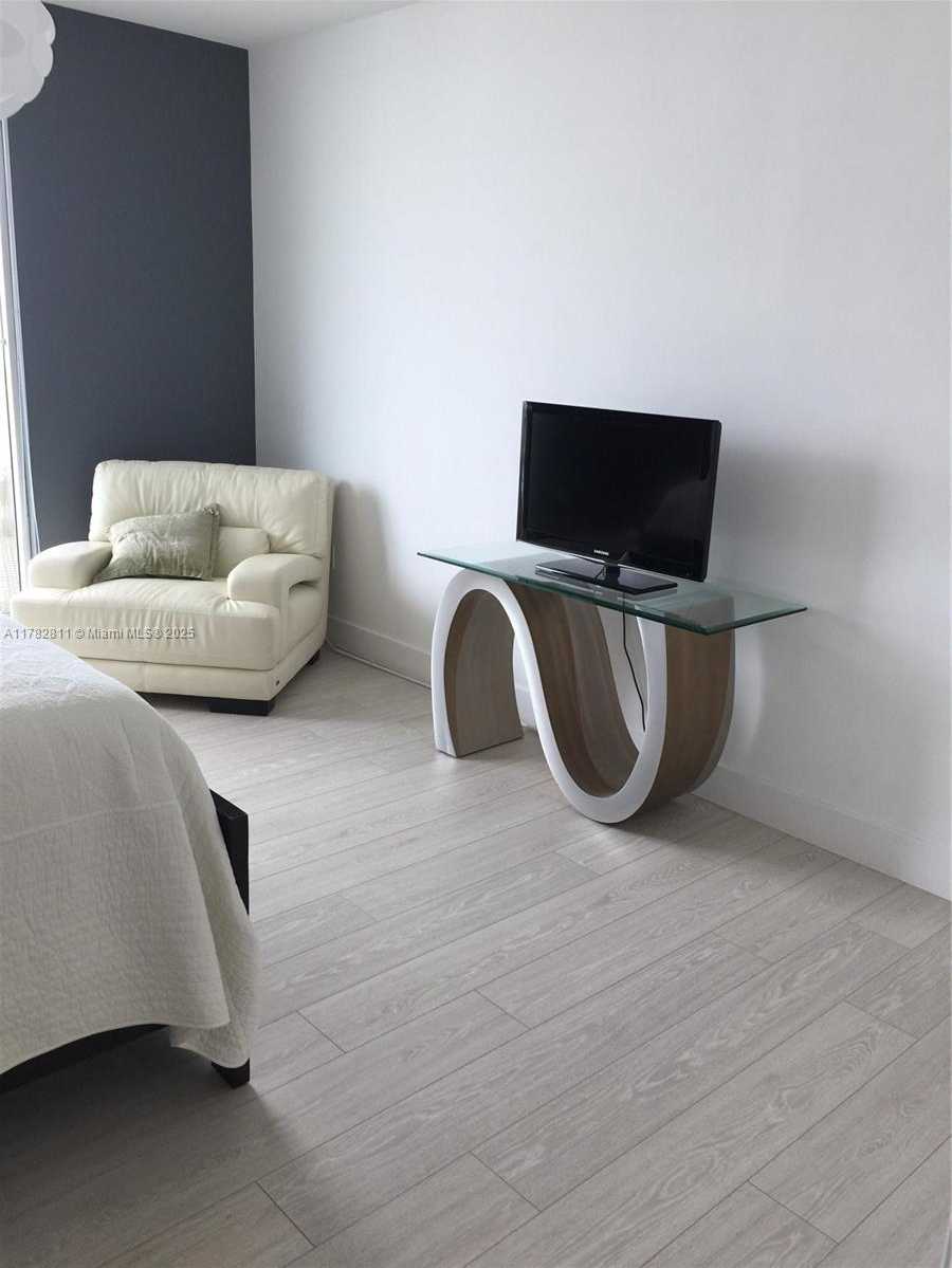 Small Image of 7900 HARBOR ISLAND DR #702, North Bay Village Number 14