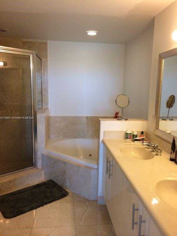 Small Image of 7900 HARBOR ISLAND DR #702, North Bay Village Number 15