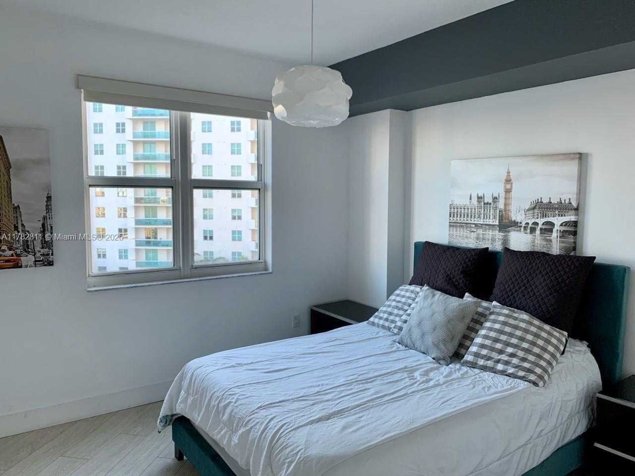 Small Image of 7900 HARBOR ISLAND DR #702, North Bay Village Number 17