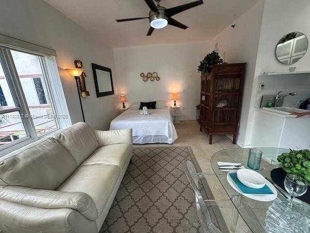 Small Image of 255 WEST 24TH ST #307, Miami Beach Number 25