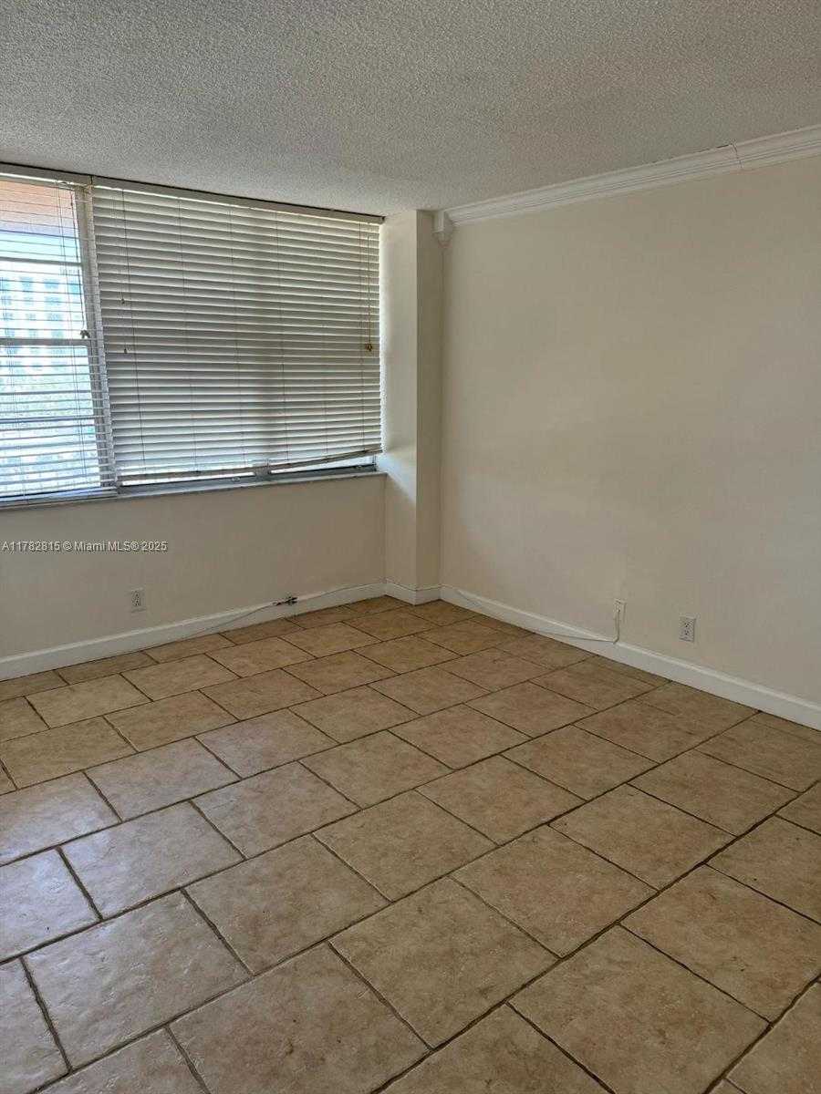 Small Image of 2025 NORTH EAST 164TH ST #307, North Miami Beach Number 11
