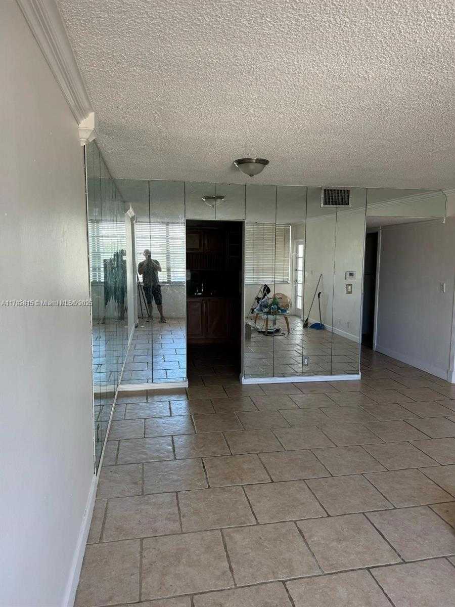 Small Image of 2025 NORTH EAST 164TH ST #307, North Miami Beach Number 9