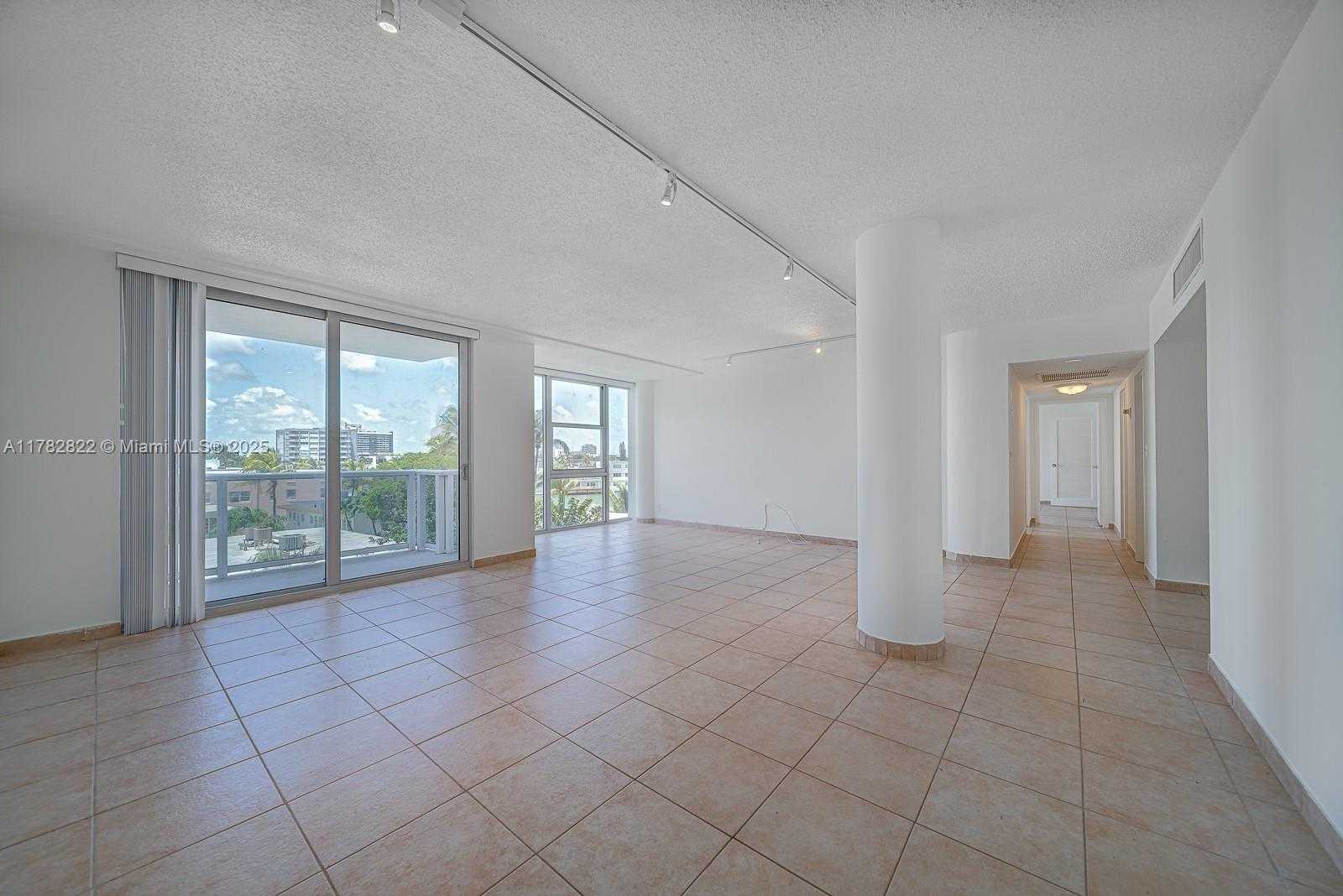 Small Image of 900 BAY DR #303, Miami Beach Number 12