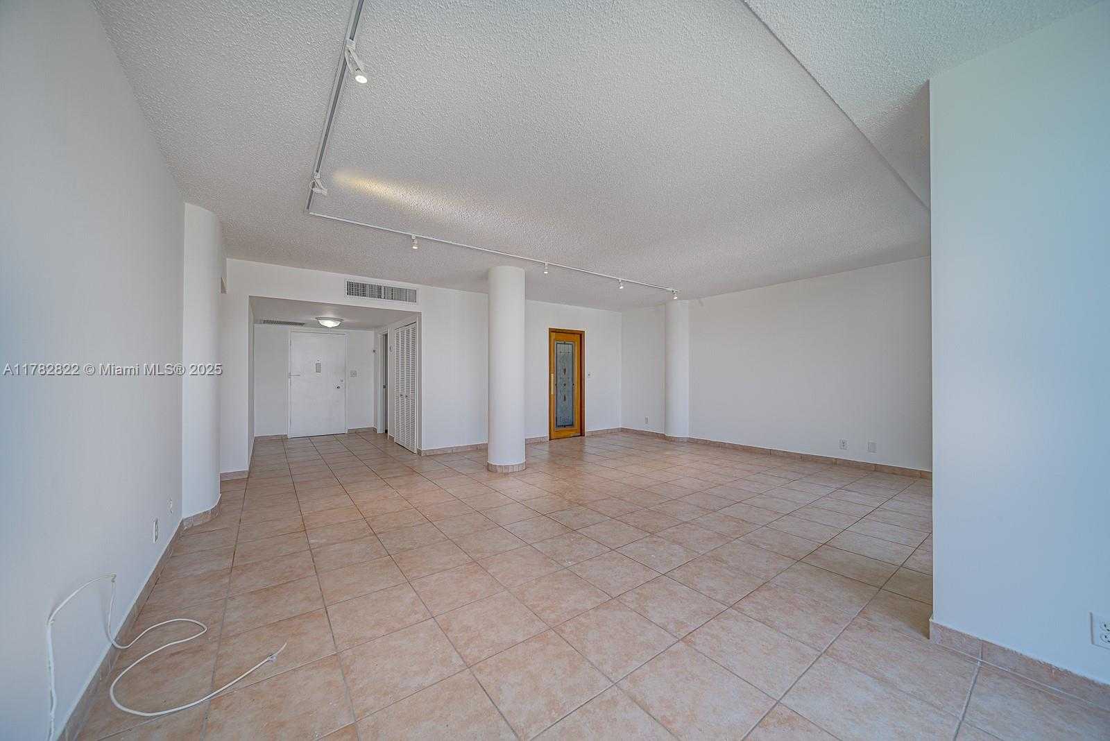Small Image of 900 BAY DR #303, Miami Beach Number 14