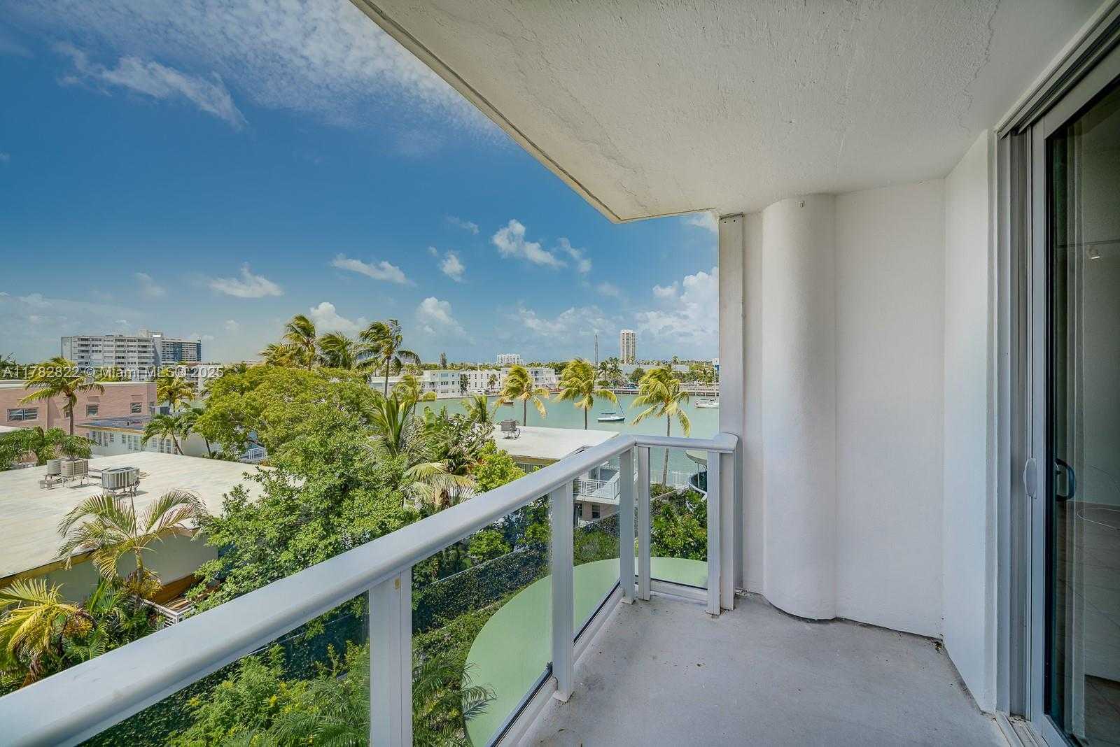 Small Image of 900 BAY DR #303, Miami Beach Number 3