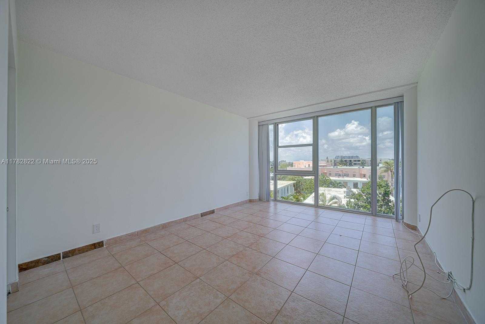 Small Image of 900 BAY DR #303, Miami Beach Number 32