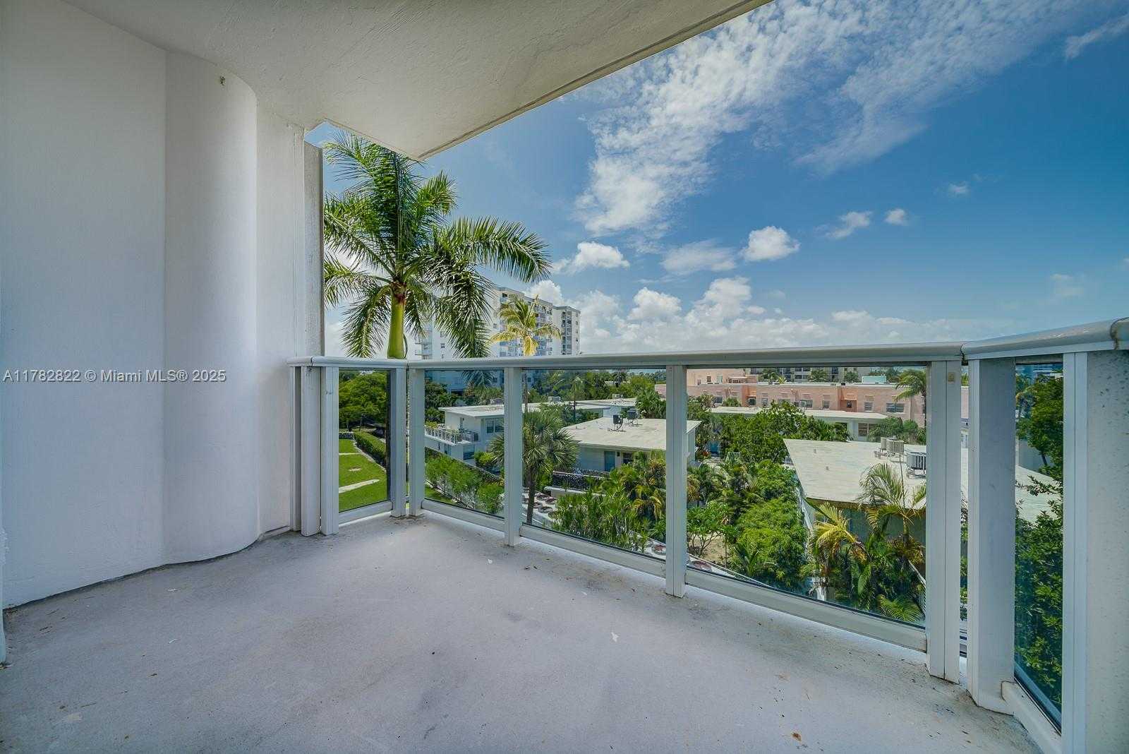 Small Image of 900 BAY DR #303, Miami Beach Number 4